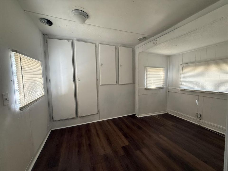 待售: $36,000 (2 贝兹, 1 浴室, 328 平方英尺)