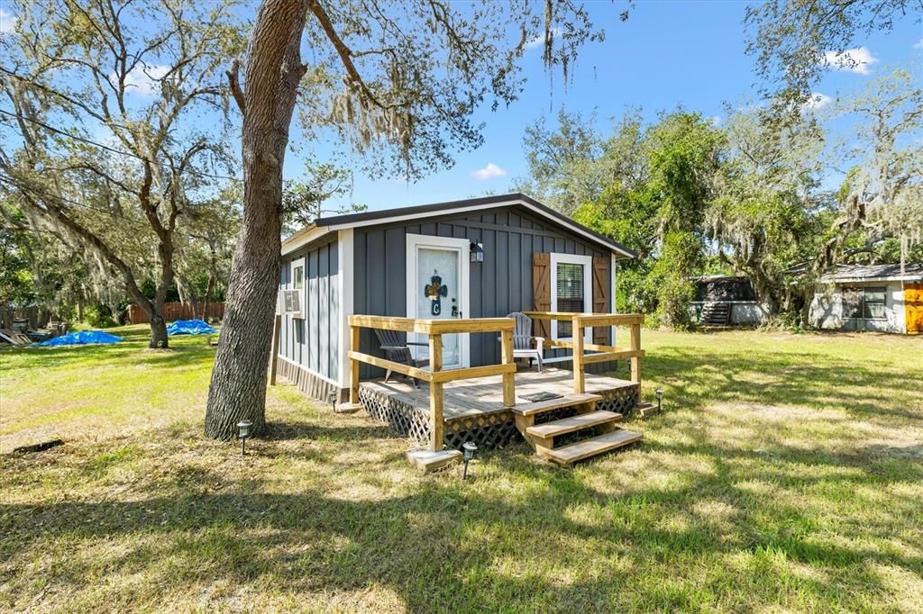 合同活跃: $199,900 (2 贝兹, 2 浴室, 720 平方英尺)