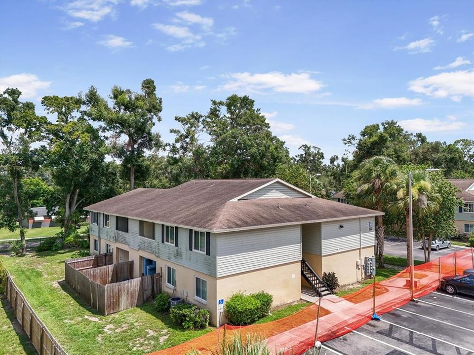 На продажу: $149,900 (2 спален, 2 ванн, 918 Квадратных фут)