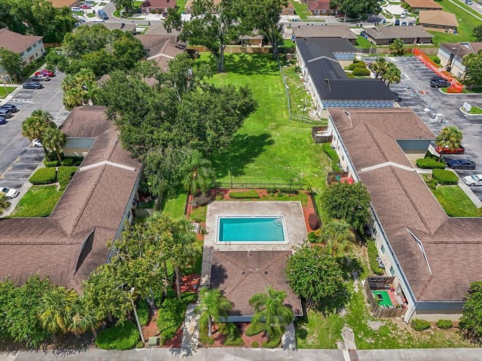 На продажу: $149,900 (2 спален, 2 ванн, 918 Квадратных фут)