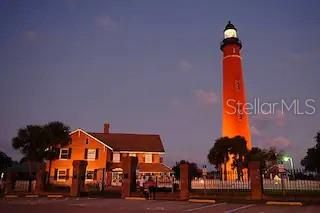 For Rent: $2,000 (1 beds, 1 baths, 315 Square Feet)