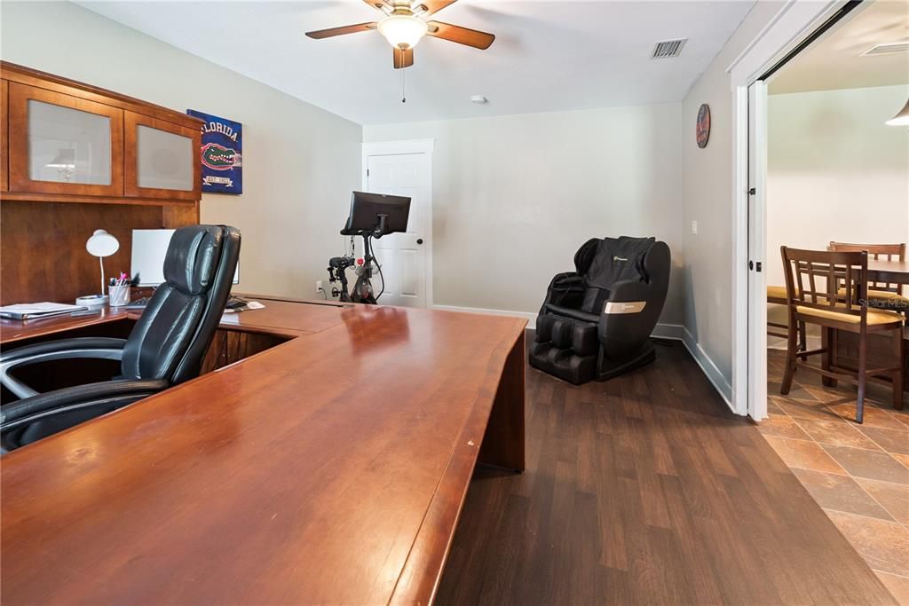 待售: $495,000 (4 贝兹, 2 浴室, 2028 平方英尺)