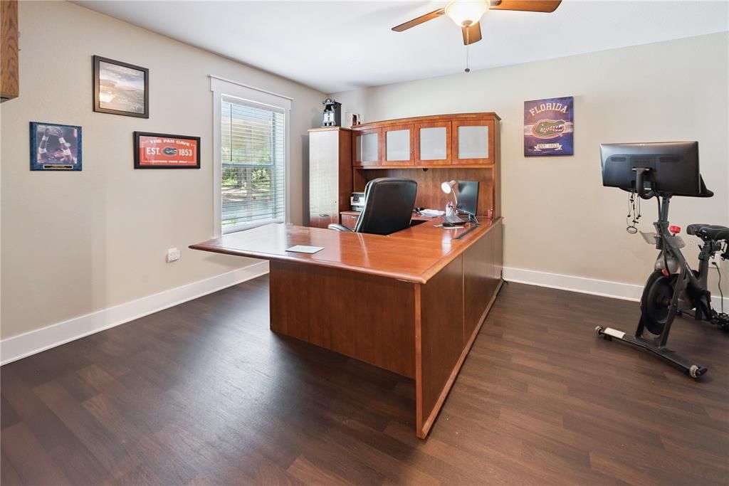 待售: $495,000 (4 贝兹, 2 浴室, 2028 平方英尺)