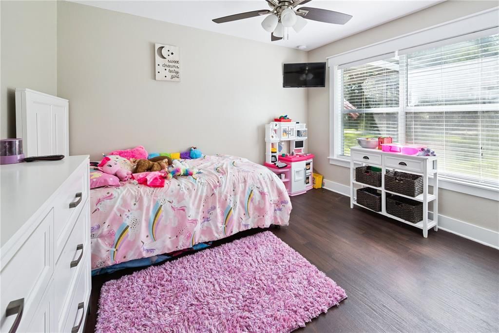 待售: $495,000 (4 贝兹, 2 浴室, 2028 平方英尺)