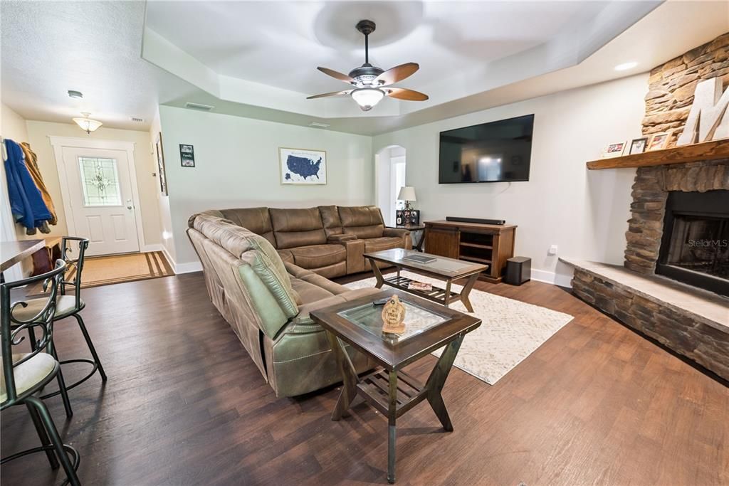 待售: $495,000 (4 贝兹, 2 浴室, 2028 平方英尺)