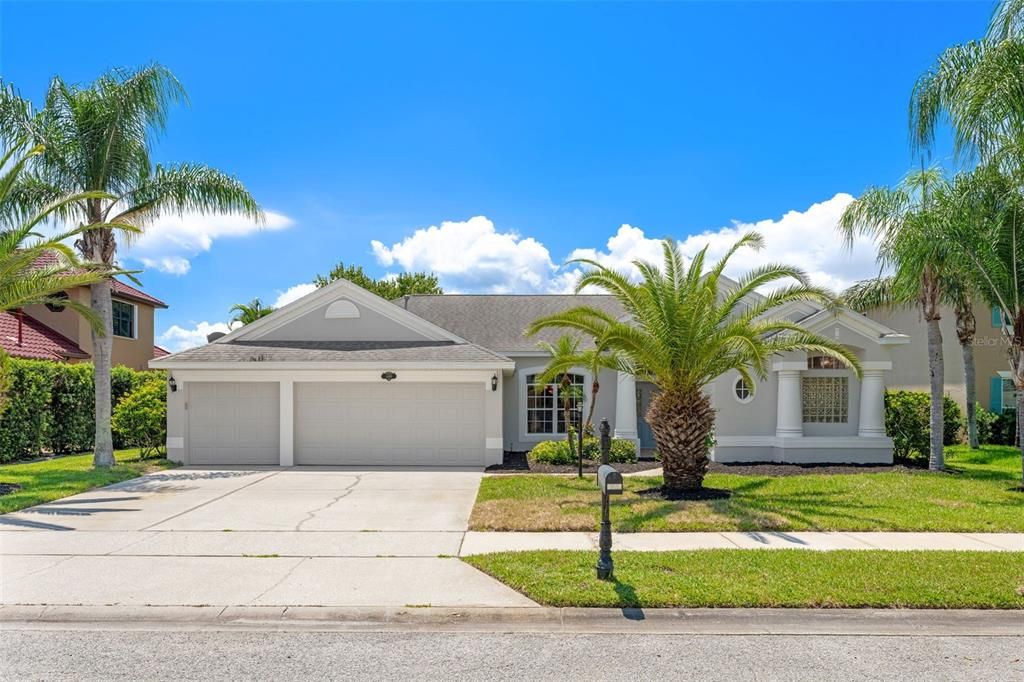 Recently Sold: $685,000 (4 beds, 3 baths, 2414 Square Feet)