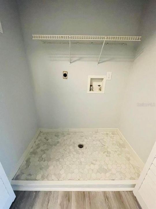 На продажу: $115,000 (2 спален, 2 ванн, 900 Квадратных фут)