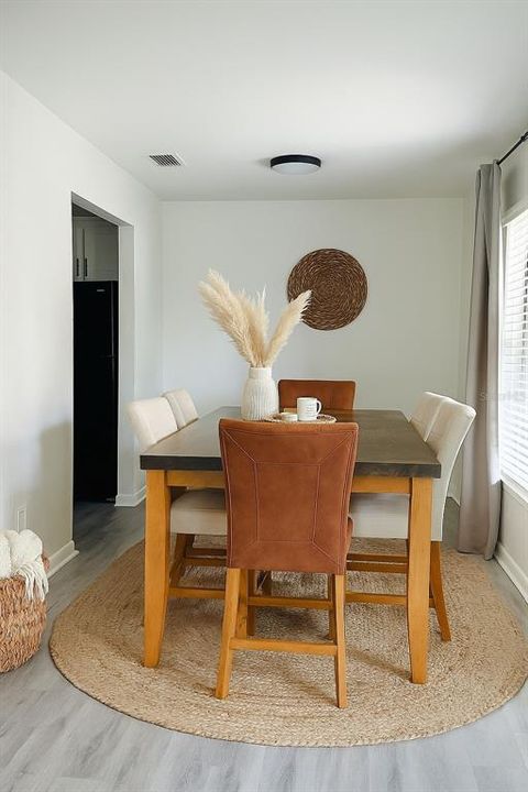 На продажу: $115,000 (2 спален, 2 ванн, 900 Квадратных фут)