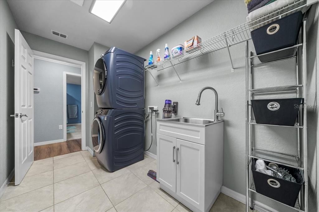 待售: $328,000 (4 贝兹, 2 浴室, 1848 平方英尺)