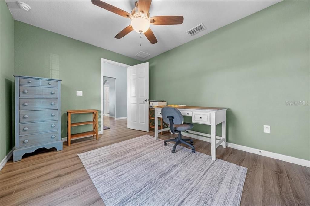 待售: $328,000 (4 贝兹, 2 浴室, 1848 平方英尺)