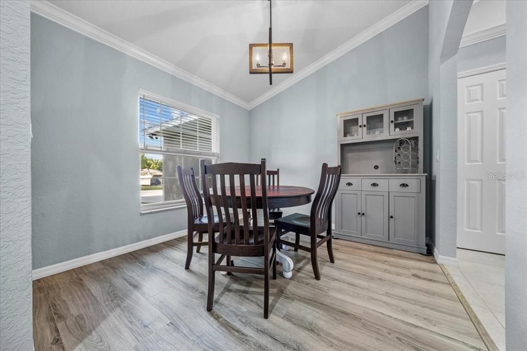 待售: $328,000 (4 贝兹, 2 浴室, 1848 平方英尺)