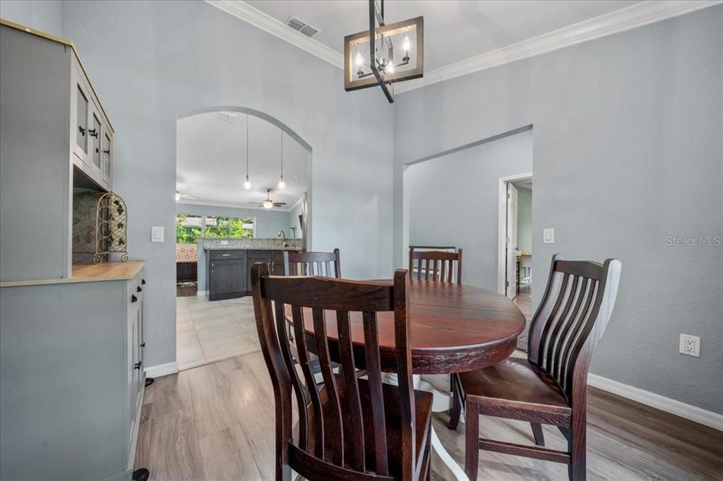 待售: $328,000 (4 贝兹, 2 浴室, 1848 平方英尺)