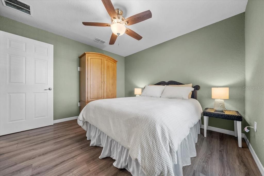 待售: $328,000 (4 贝兹, 2 浴室, 1848 平方英尺)