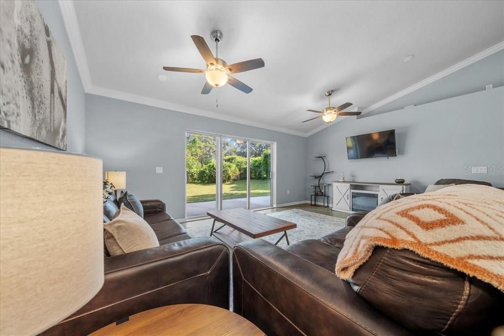 待售: $328,000 (4 贝兹, 2 浴室, 1848 平方英尺)