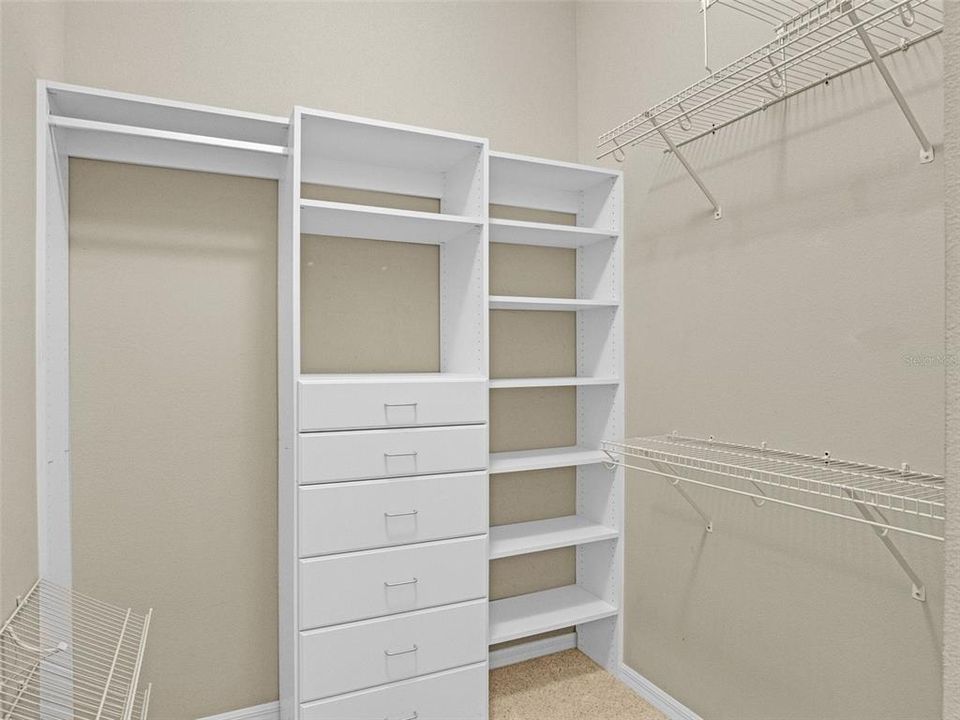 合同活跃: $374,999 (3 贝兹, 2 浴室, 1977 平方英尺)