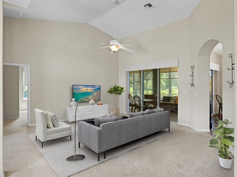 合同活跃: $374,999 (3 贝兹, 2 浴室, 1977 平方英尺)