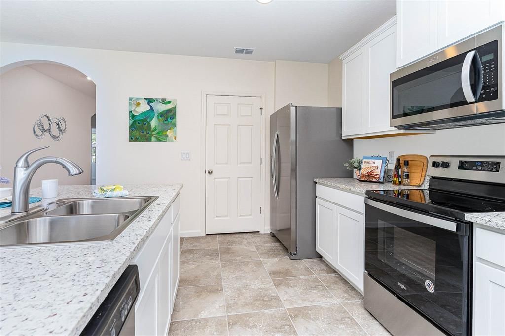 待售: $289,000 (3 贝兹, 2 浴室, 1676 平方英尺)