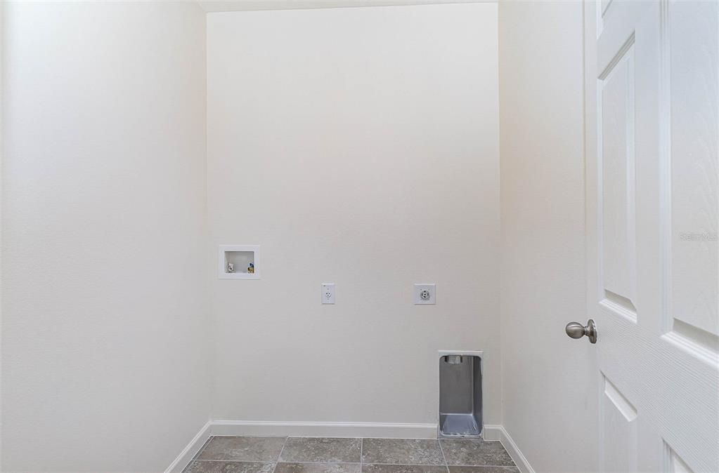 待售: $289,000 (3 贝兹, 2 浴室, 1676 平方英尺)