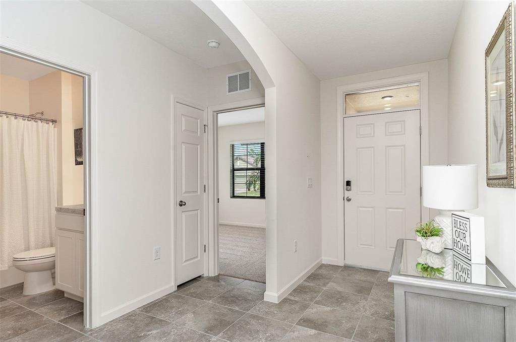 待售: $289,000 (3 贝兹, 2 浴室, 1676 平方英尺)