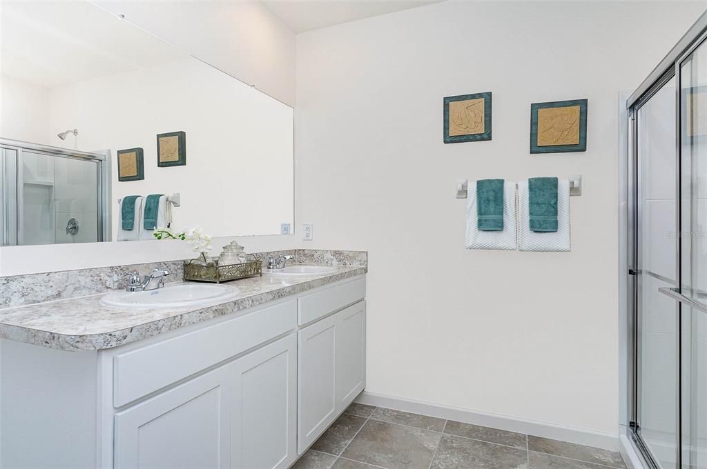 待售: $289,000 (3 贝兹, 2 浴室, 1676 平方英尺)