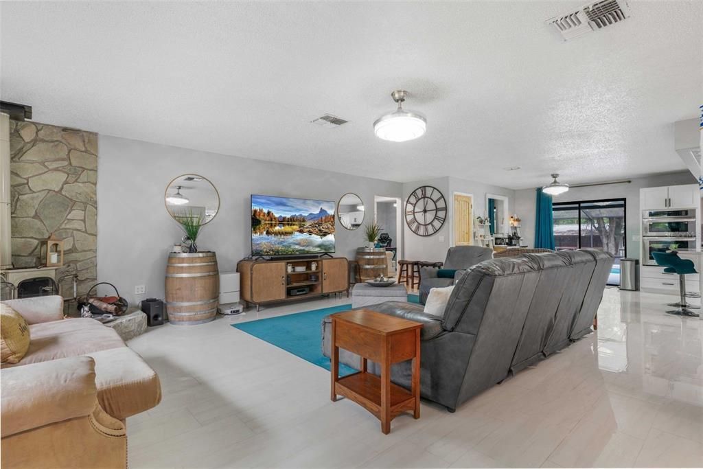 For Sale: $520,000 (3 beds, 2 baths, 1920 Square Feet)