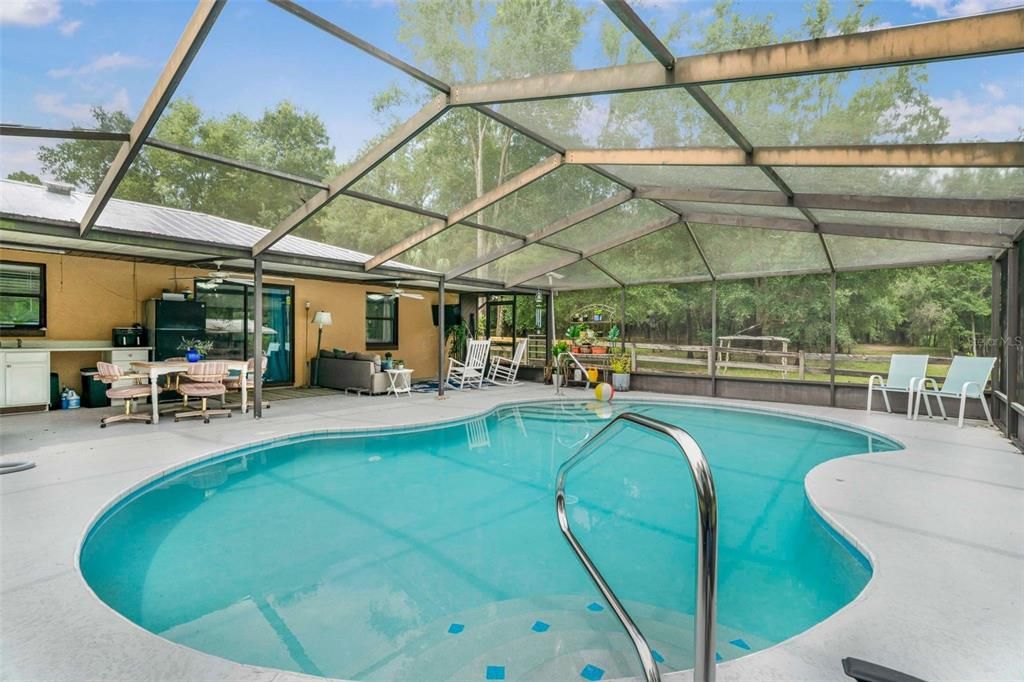 For Sale: $520,000 (3 beds, 2 baths, 1920 Square Feet)