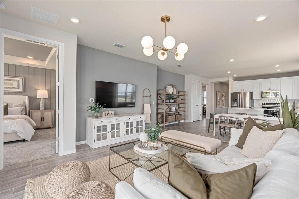 Activo con contrato: $379,866 (3 camas, 2 baños, 1579 Pies cuadrados)