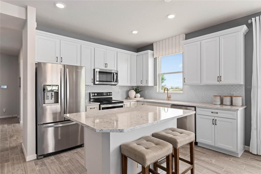 Activo con contrato: $379,866 (3 camas, 2 baños, 1579 Pies cuadrados)