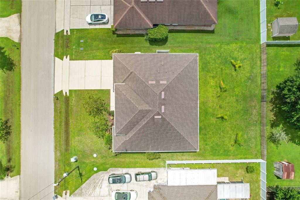 Activo con contrato: $369,000 (4 camas, 2 baños, 2166 Pies cuadrados)