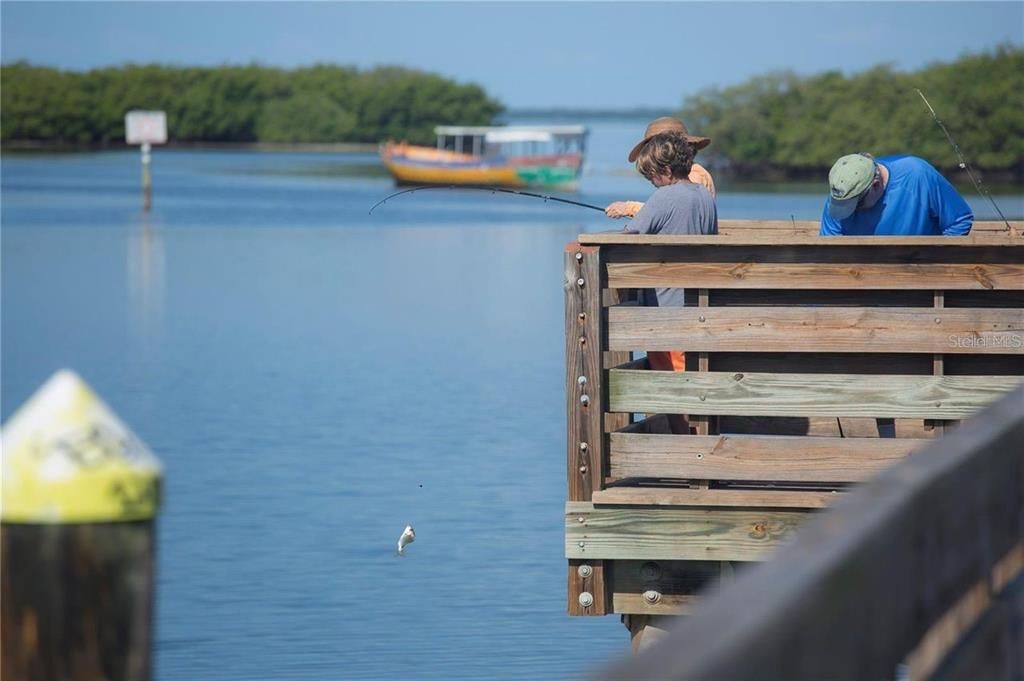 待售: $425,000 (0.22 acres)