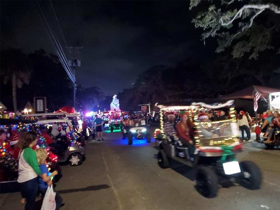 待售: $425,000 (0.22 acres)