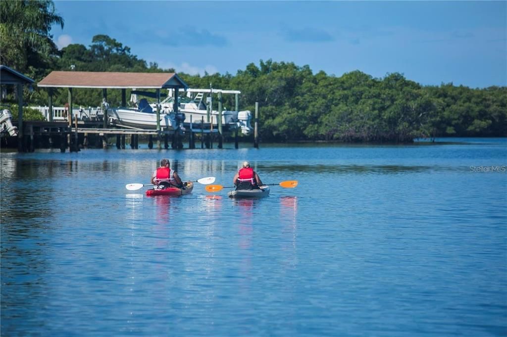 待售: $425,000 (0.22 acres)