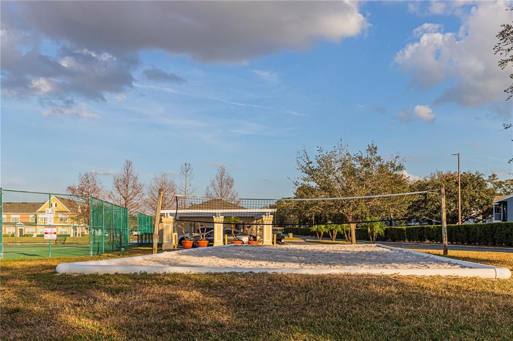 Под контрактом: $204,000 (3 спален, 2 ванн, 1296 Квадратных фут)