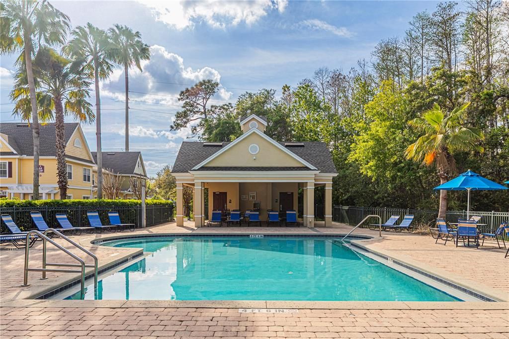 Под контрактом: $204,000 (3 спален, 2 ванн, 1296 Квадратных фут)