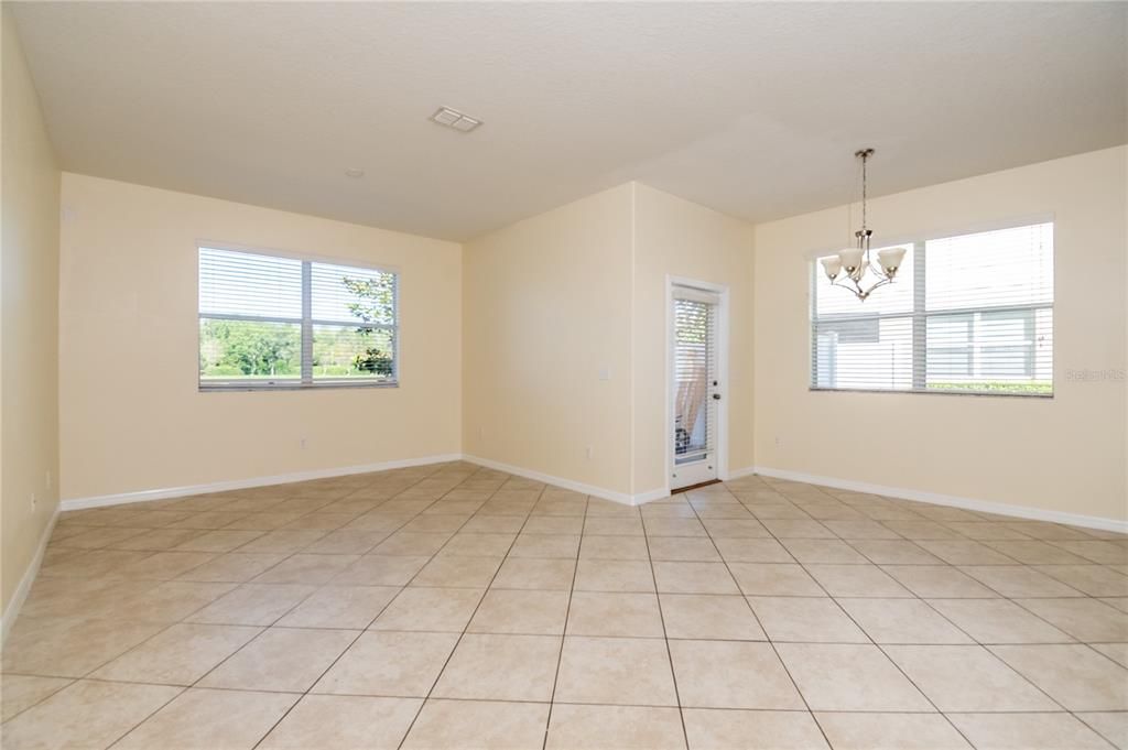 В аренду: $2,000 (3 спален, 2 ванн, 1787 Квадратных фут)