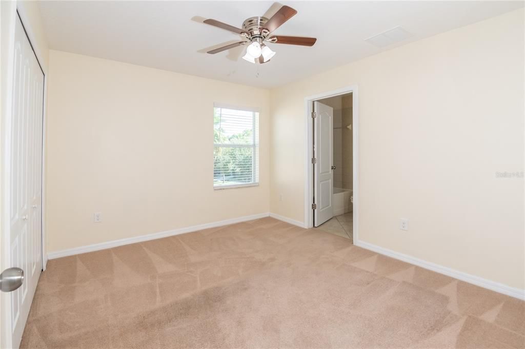 В аренду: $2,000 (3 спален, 2 ванн, 1787 Квадратных фут)