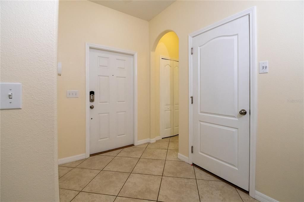 В аренду: $2,000 (3 спален, 2 ванн, 1787 Квадратных фут)