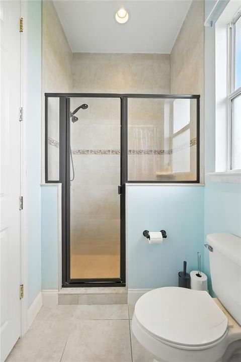 For Sale: $1,178,000 (6 beds, 4 baths, 5025 Square Feet)