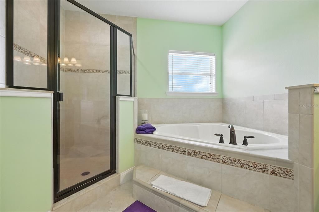 For Sale: $1,178,000 (6 beds, 4 baths, 5025 Square Feet)