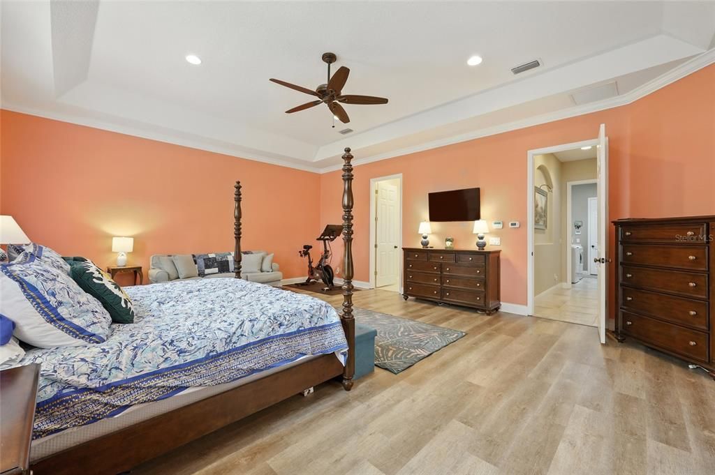 For Sale: $1,178,000 (6 beds, 4 baths, 5025 Square Feet)