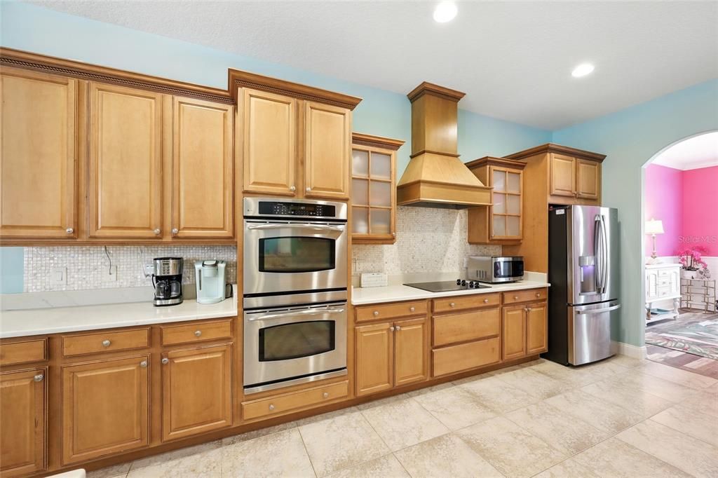 For Sale: $1,178,000 (6 beds, 4 baths, 5025 Square Feet)