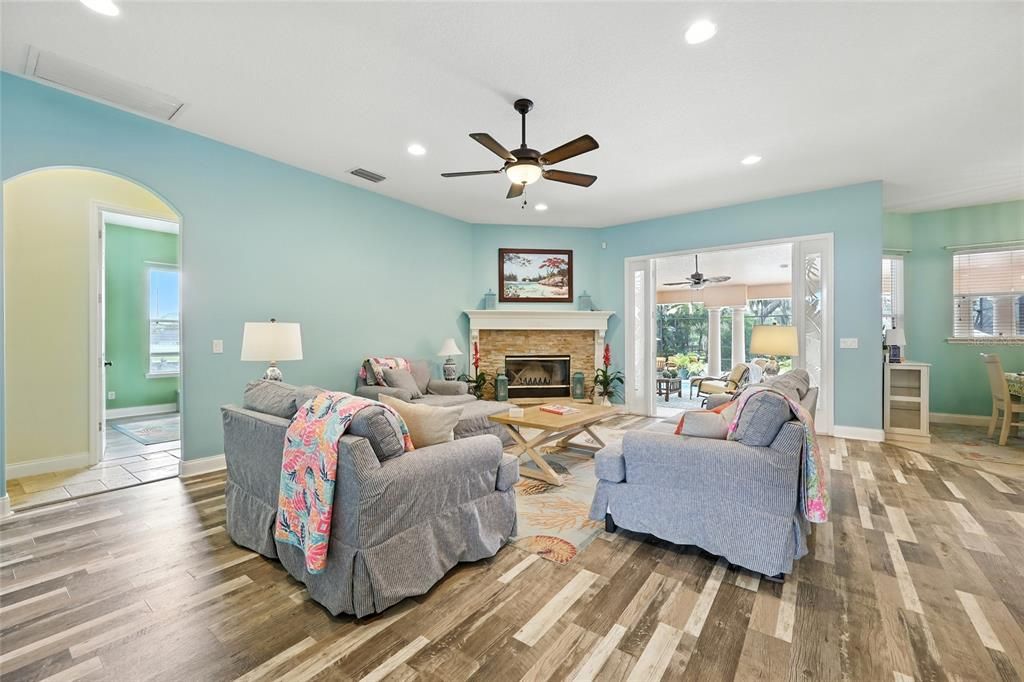 For Sale: $1,178,000 (6 beds, 4 baths, 5025 Square Feet)