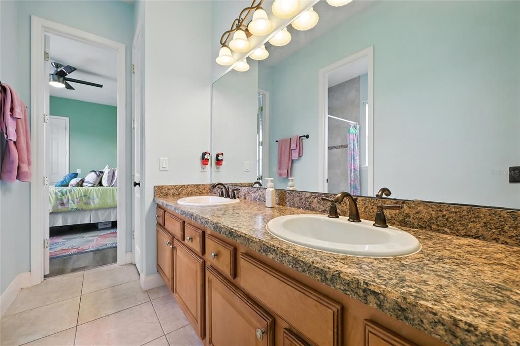 For Sale: $1,178,000 (6 beds, 4 baths, 5025 Square Feet)