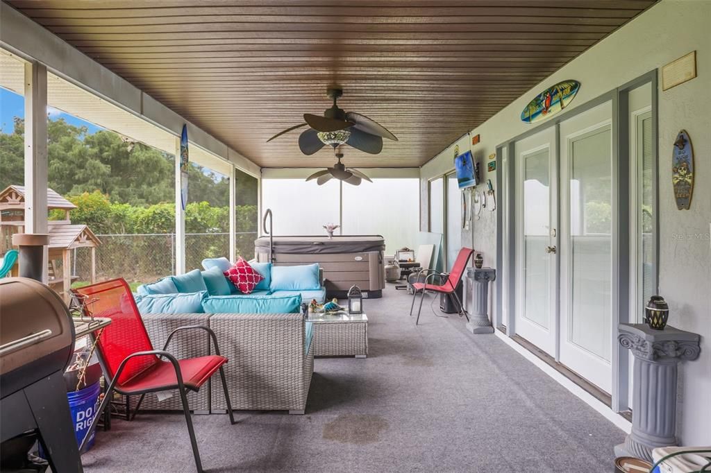 En Venta: $469,500 (3 camas, 2 baños, 2016 Pies cuadrados)