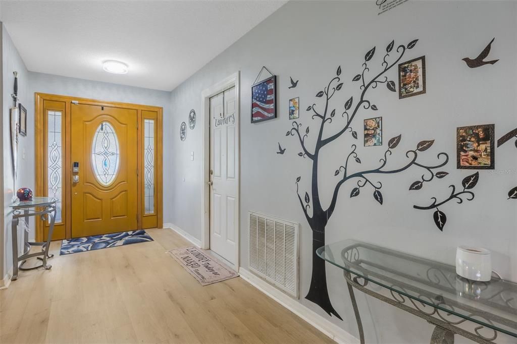 En Venta: $469,500 (3 camas, 2 baños, 2016 Pies cuadrados)