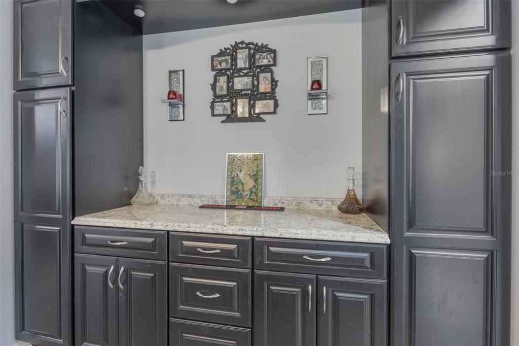 En Venta: $469,500 (3 camas, 2 baños, 2016 Pies cuadrados)