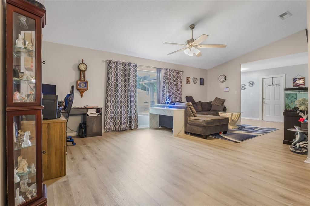 En Venta: $469,500 (3 camas, 2 baños, 2016 Pies cuadrados)