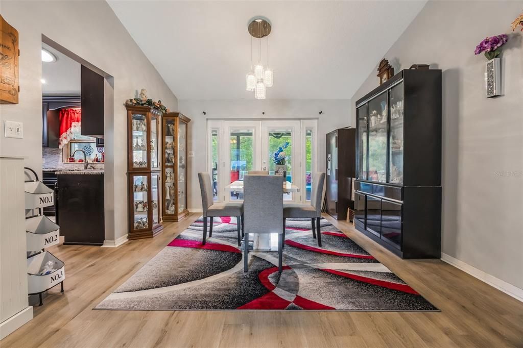 En Venta: $469,500 (3 camas, 2 baños, 2016 Pies cuadrados)