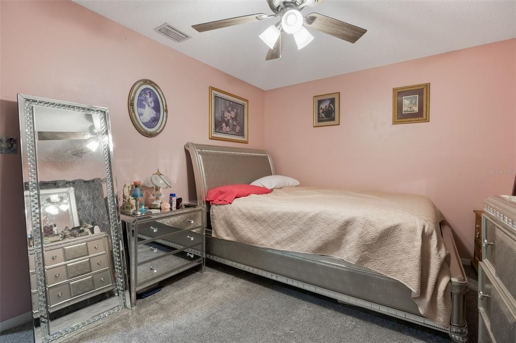 En Venta: $469,500 (3 camas, 2 baños, 2016 Pies cuadrados)