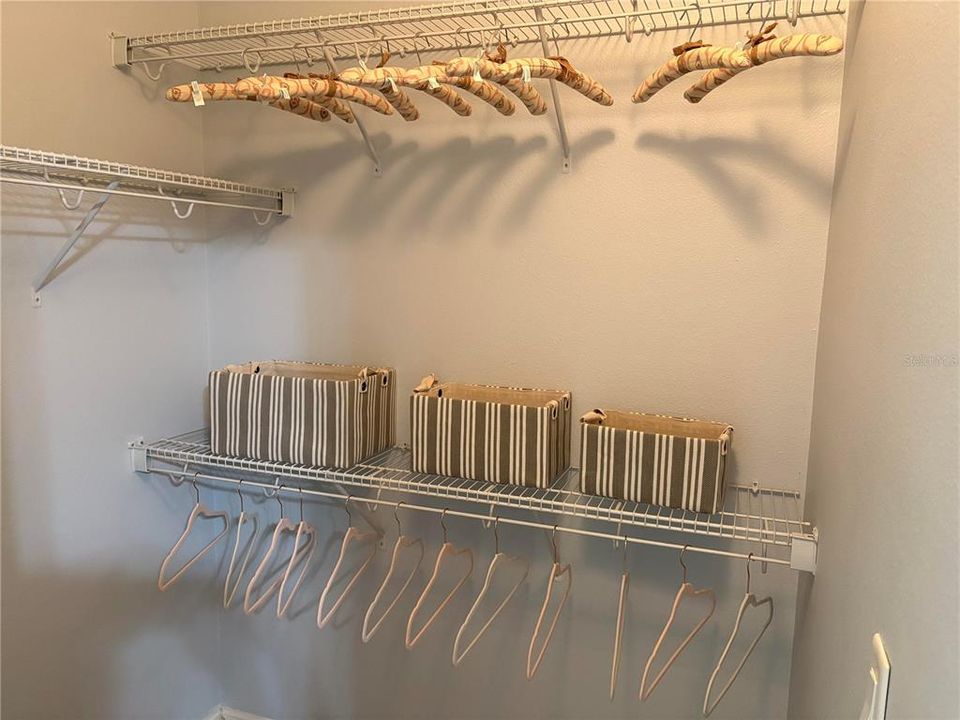 合同活跃: $1,640 (2 贝兹, 2 浴室, 1378 平方英尺)